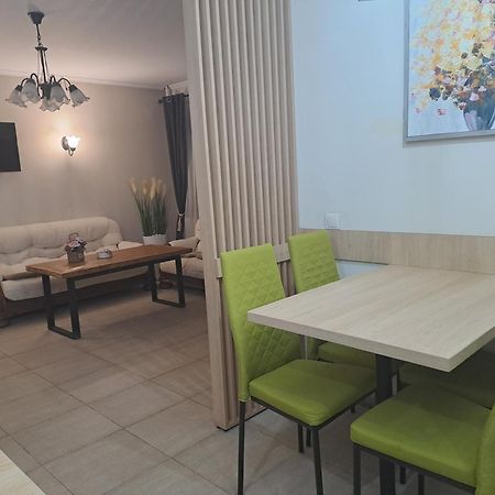Alexander House Hotel Deva Bagian luar foto