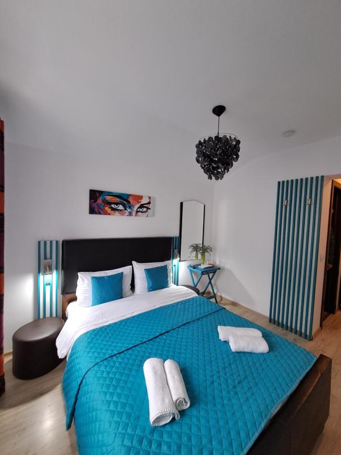 Alexander House Hotel Deva Bagian luar foto