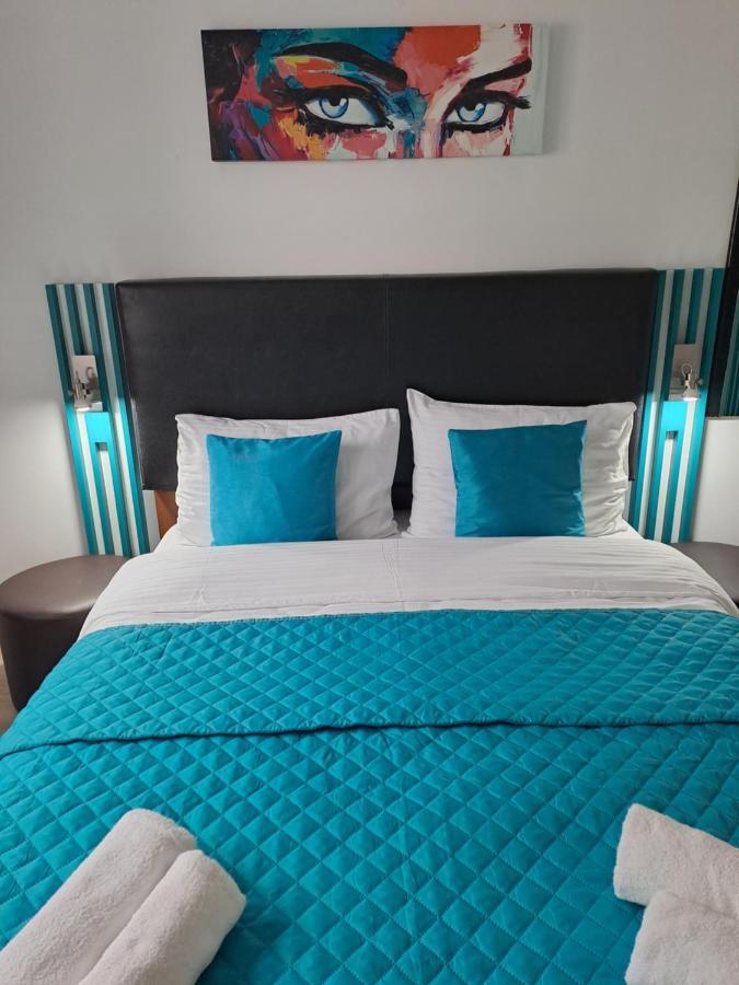 Alexander House Hotel Deva Bagian luar foto