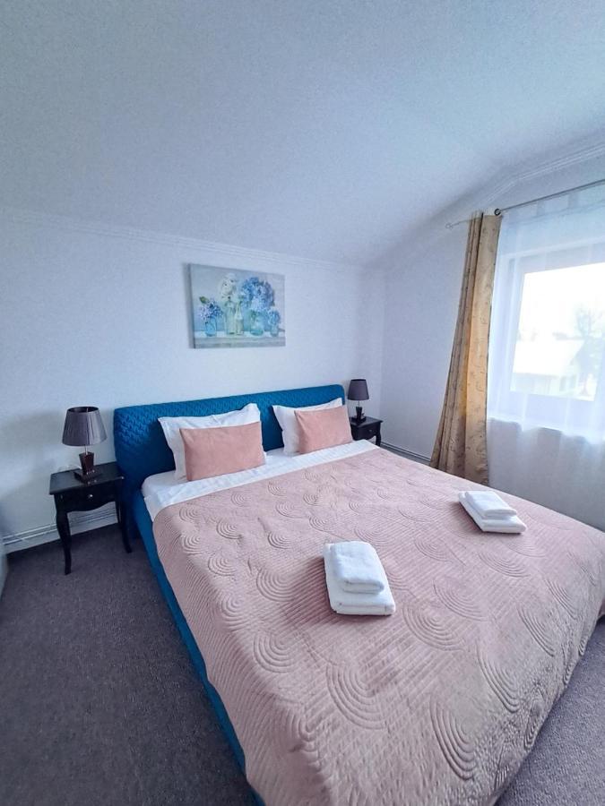 Alexander House Hotel Deva Bagian luar foto