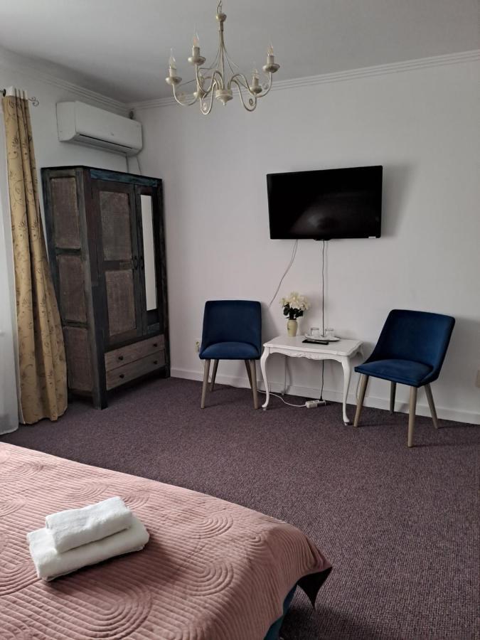 Alexander House Hotel Deva Bagian luar foto