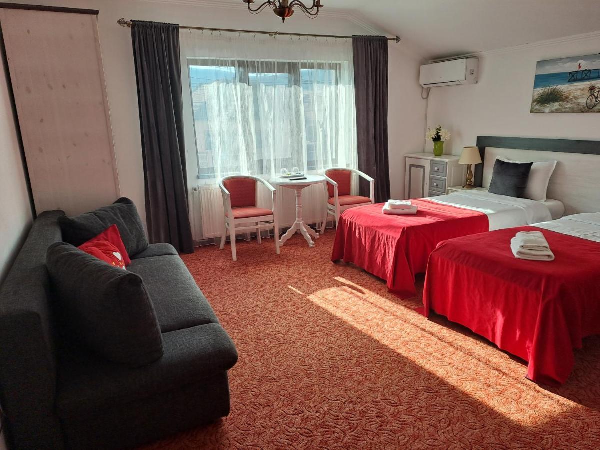 Alexander House Hotel Deva Bagian luar foto