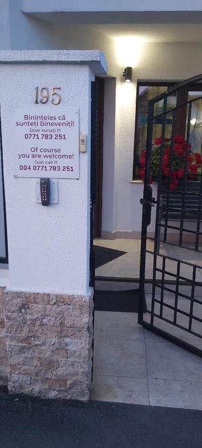 Alexander House Hotel Deva Bagian luar foto