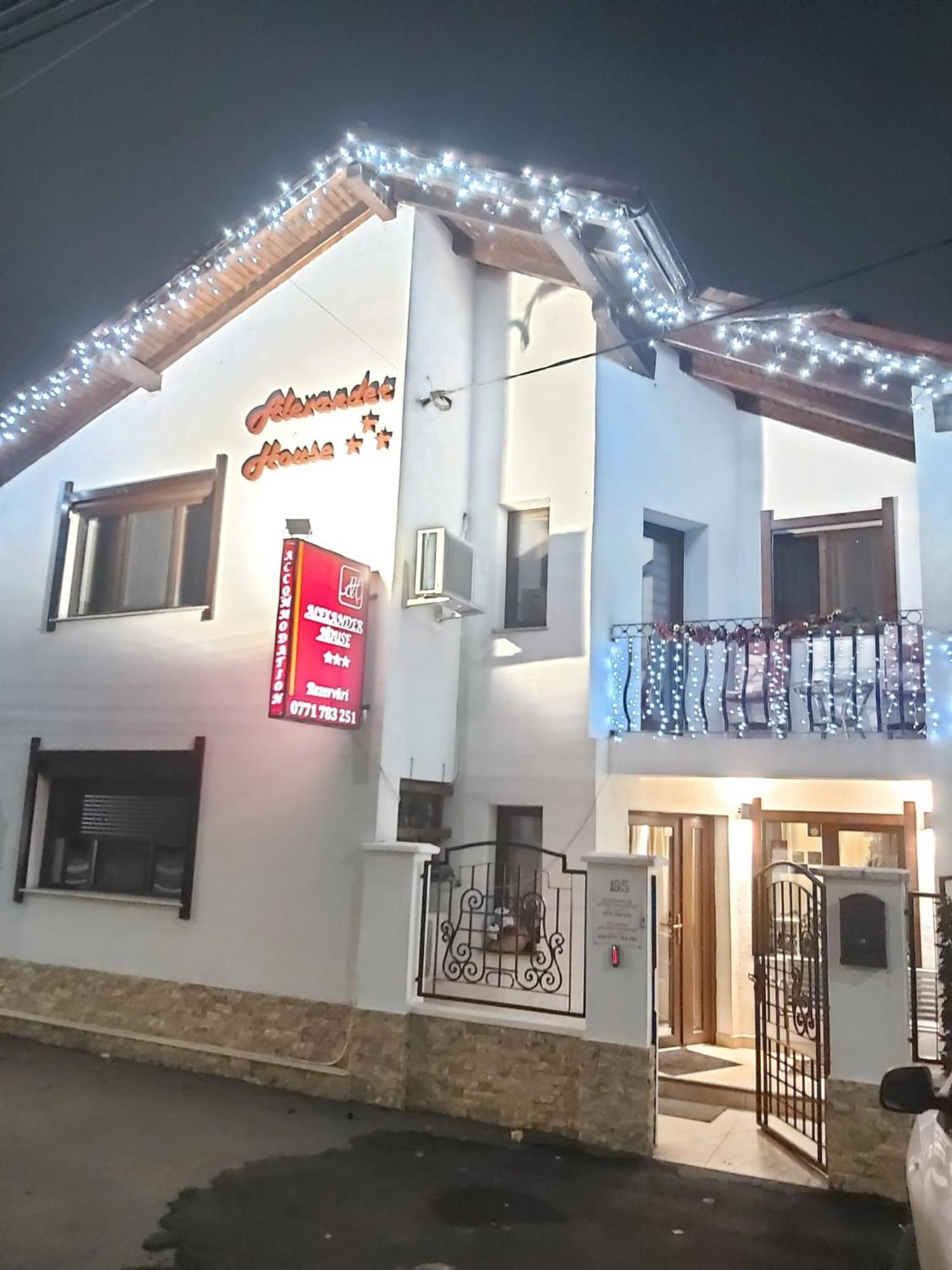 Alexander House Hotel Deva Bagian luar foto