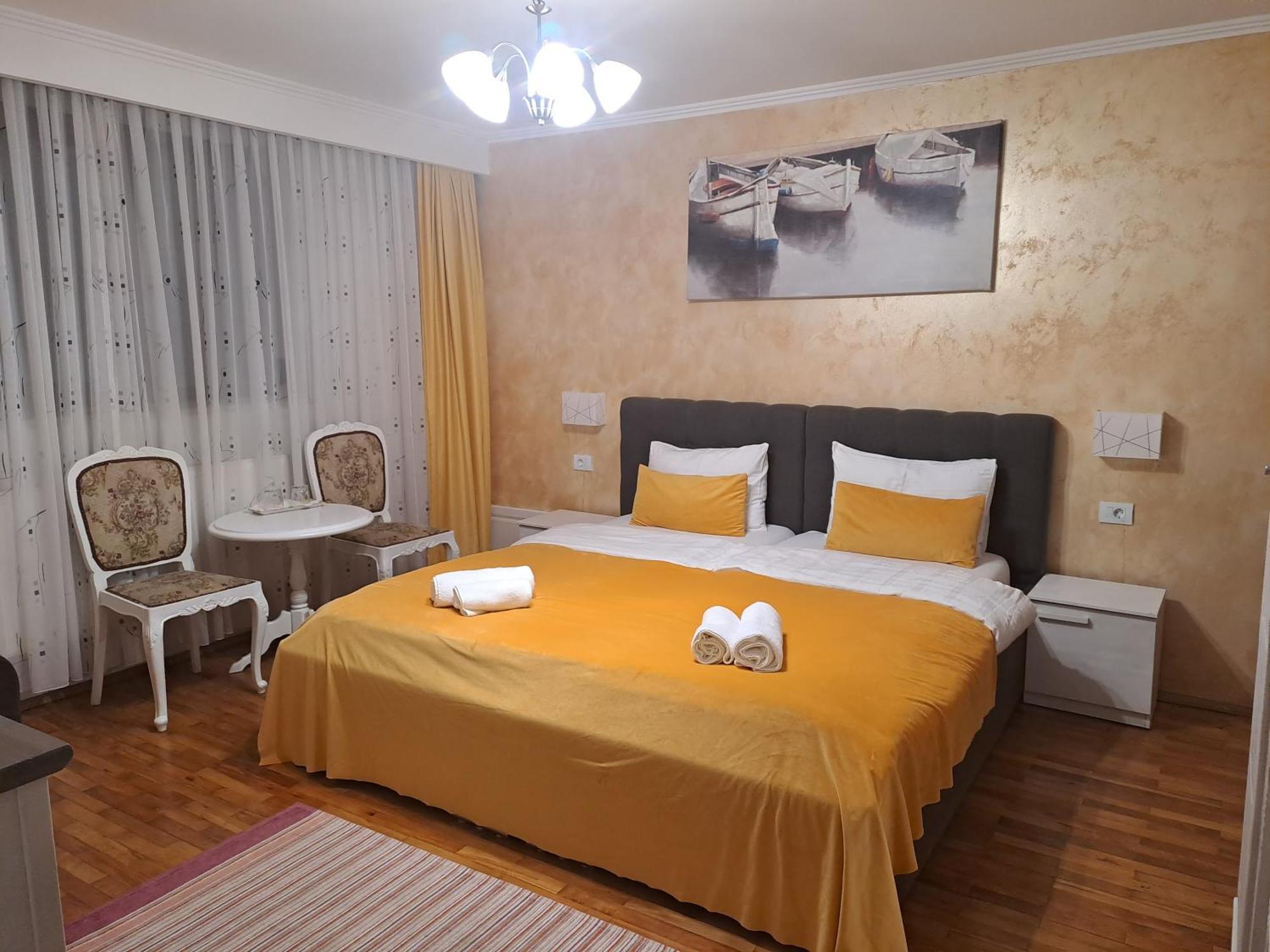 Alexander House Hotel Deva Bagian luar foto