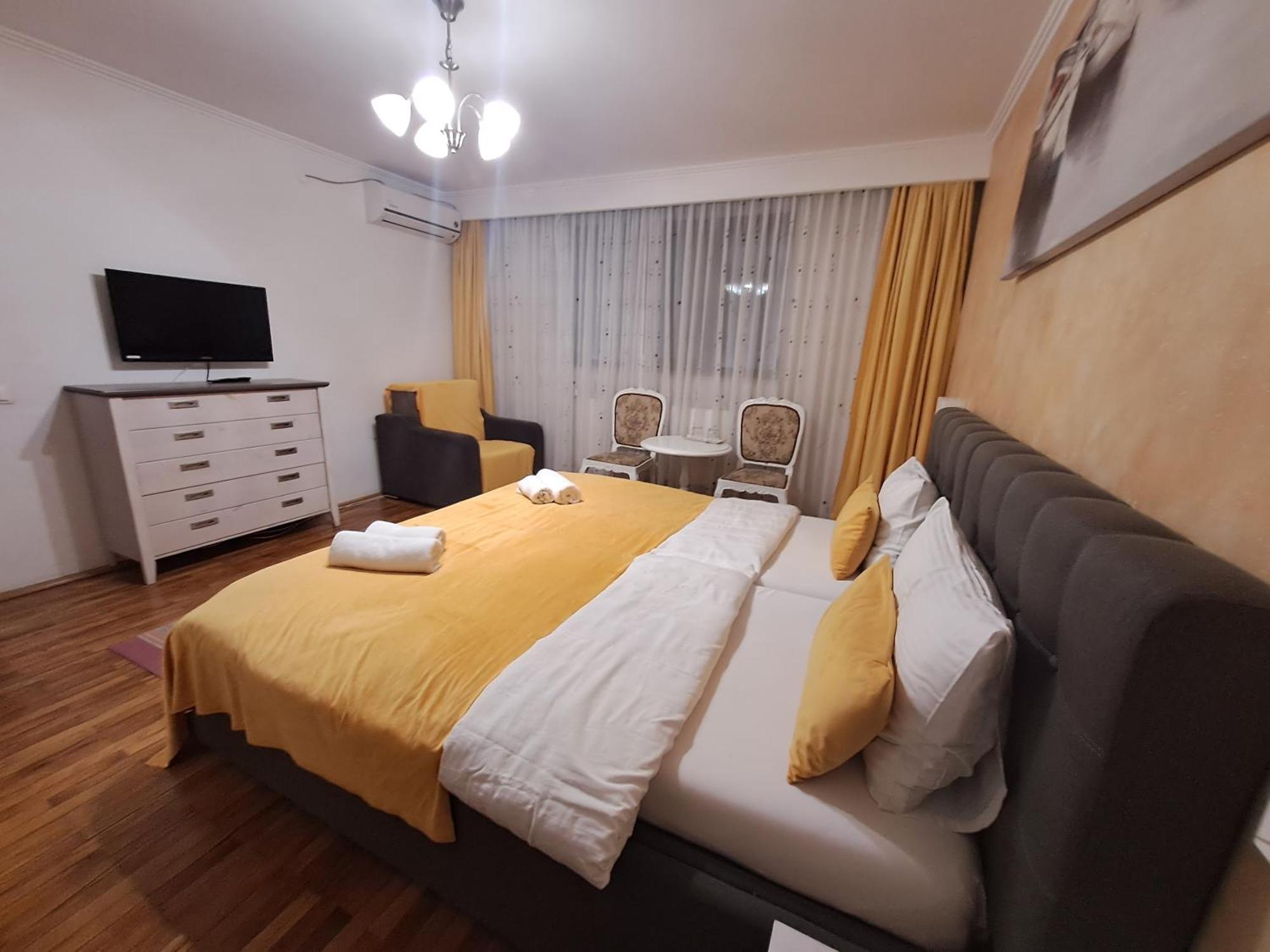 Alexander House Hotel Deva Bagian luar foto